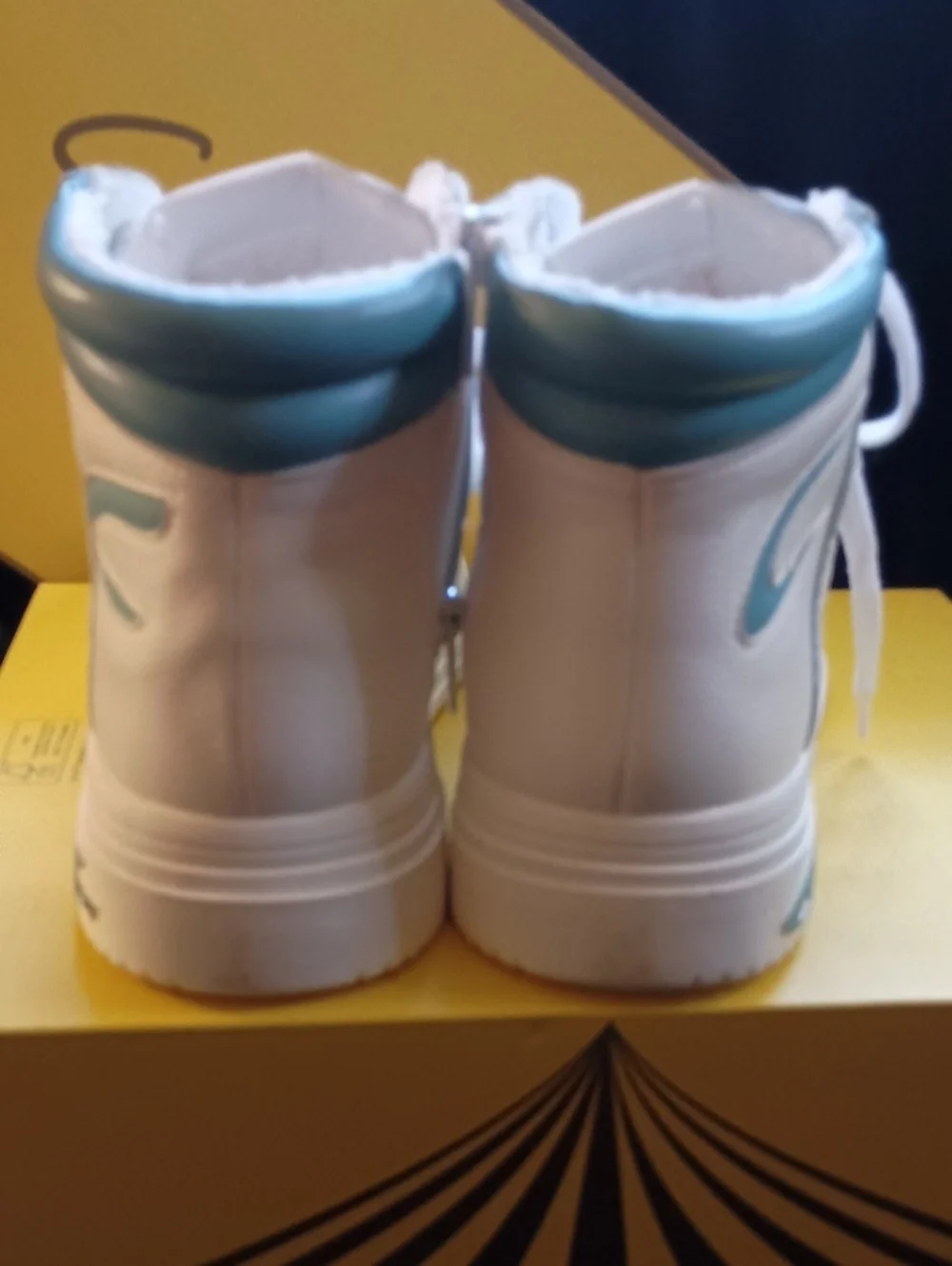 NWB Sam Edelman IRVING in White/BabyBlue High Top LaceUp Sneakers Women Sz 9.5M